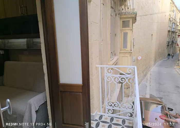 Birgu's Traditional Apartment